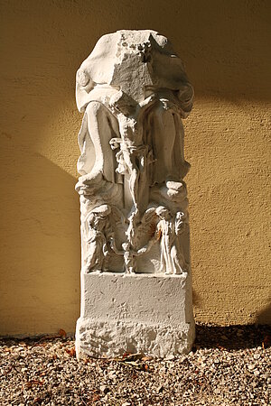 Obersulz, Barocker Grabstein vom ehemaligen Friedhof
